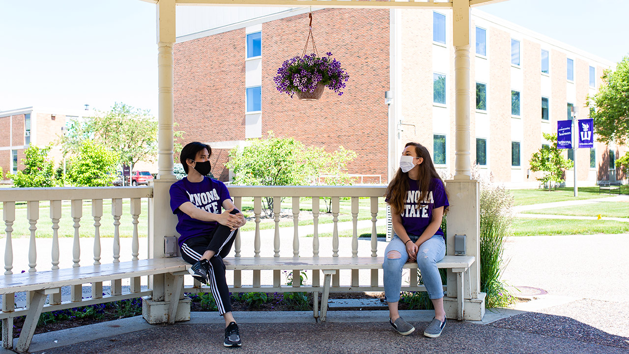 Students-Gazebo-Masks-1280