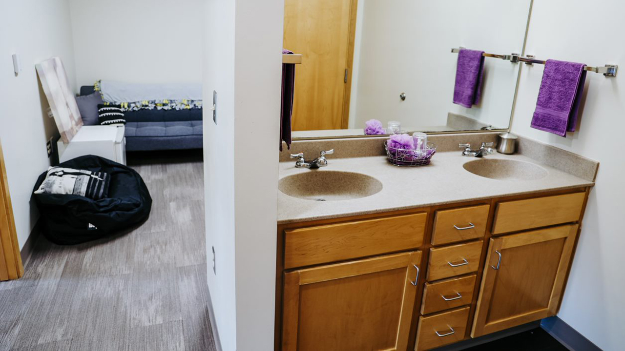 Kirkland-Haake-Bathroom-1280