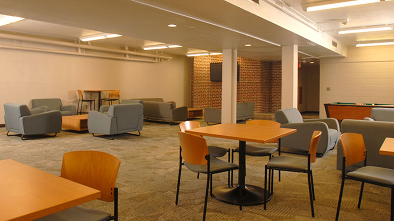 Richards-Lounge-1280