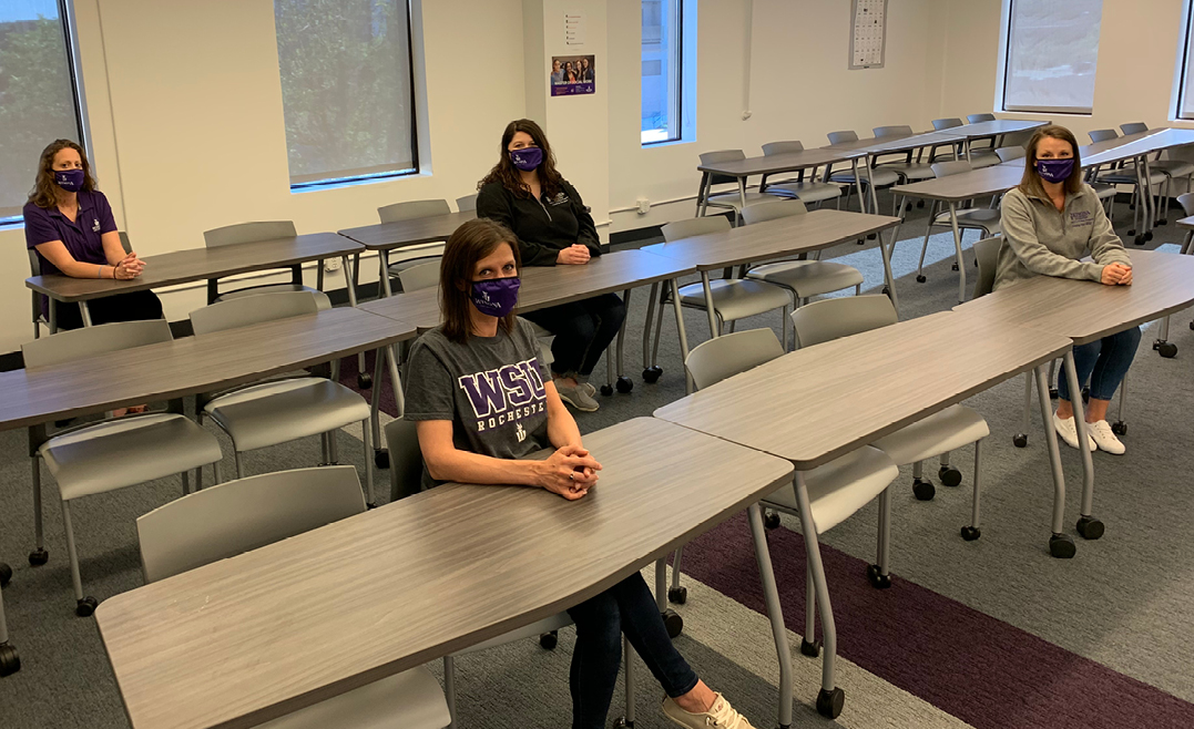WSU students socially distance and wear masks in Rochester. 
